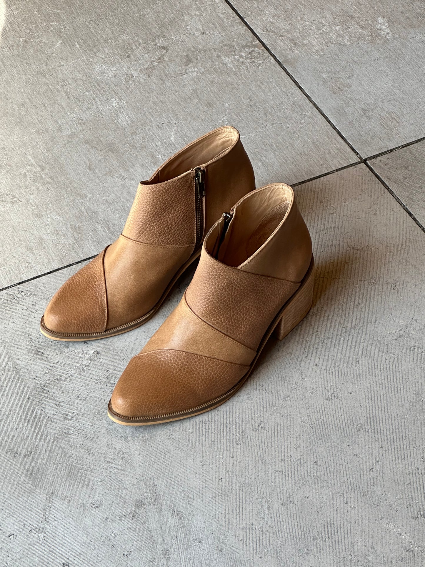 TRAVIATA CAMEL PREVENTA. ( envíos a partir del 4 de abril )