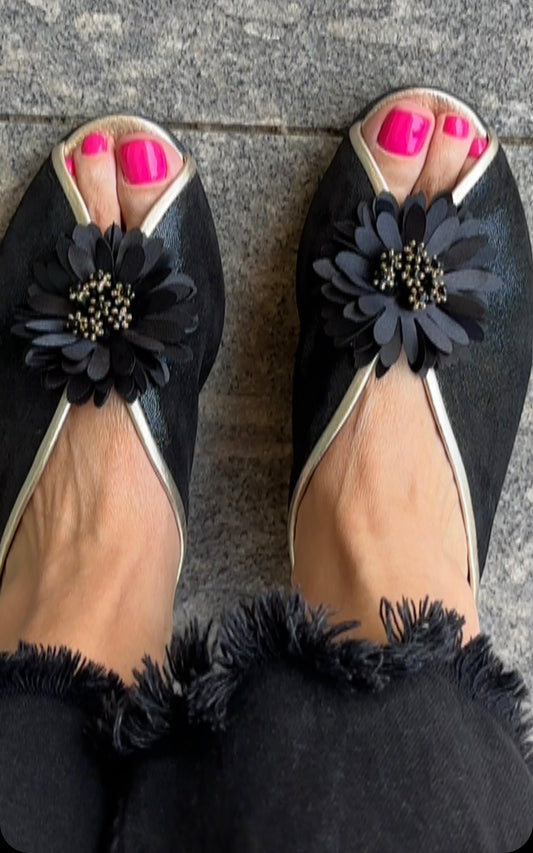 Sandalia flor negra