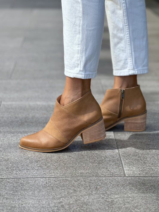 TRAVIATA CAMEL PREVENTA. ( envíos a partir del 4 de abril )